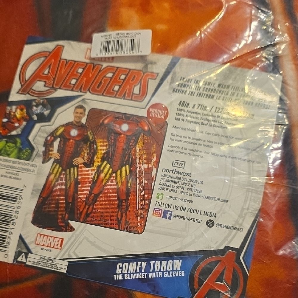 Marvel Avengers Red and Black Throw Blanket